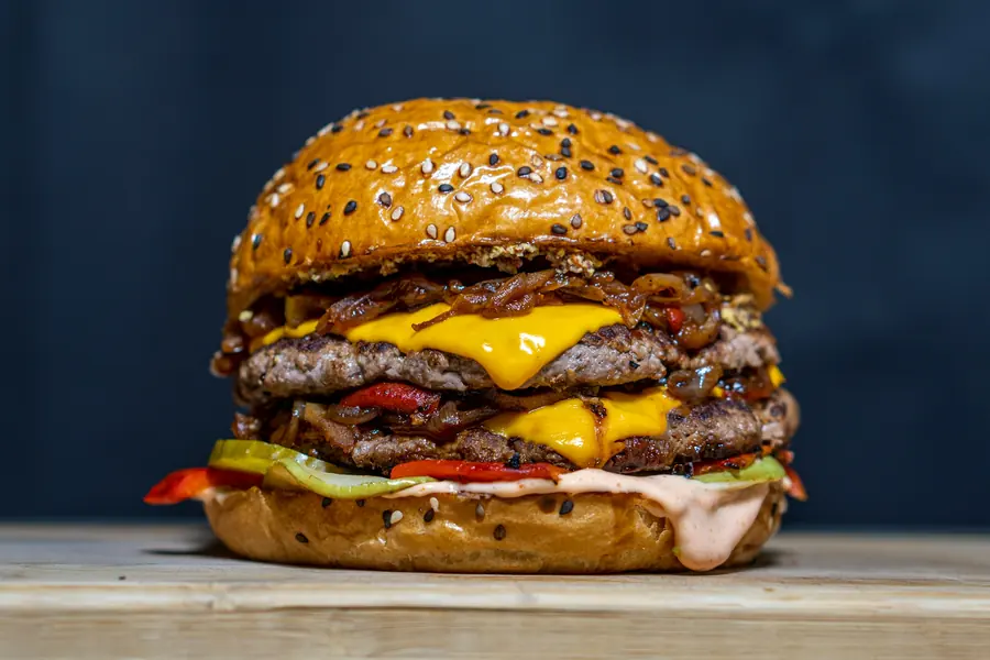 Hamburguesa doble con cheddar