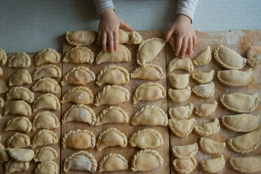 Empanadas con el repulgue recién hecho